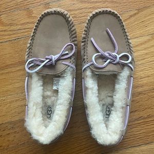 UGG Dakota slipper